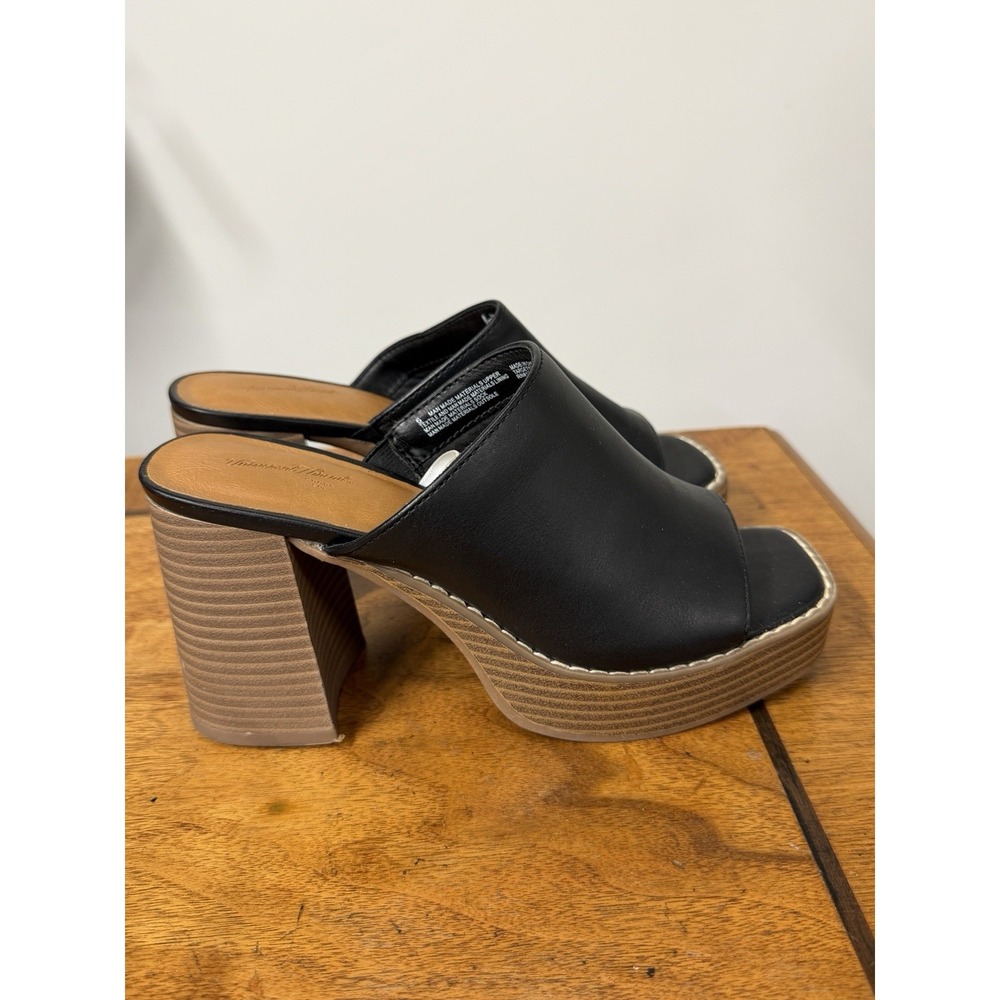 Universal Thread Women's 6 Black Gabby Retro Platform Mule Chunky Heels Sandals